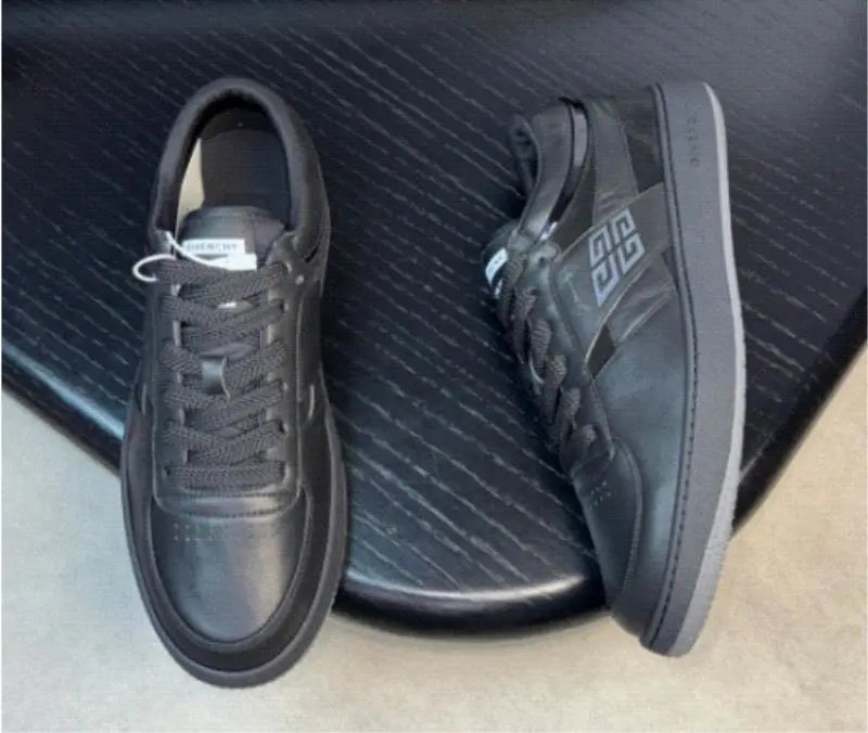 Givenchy Urban Classic Low-Top Sneakers Black Leather